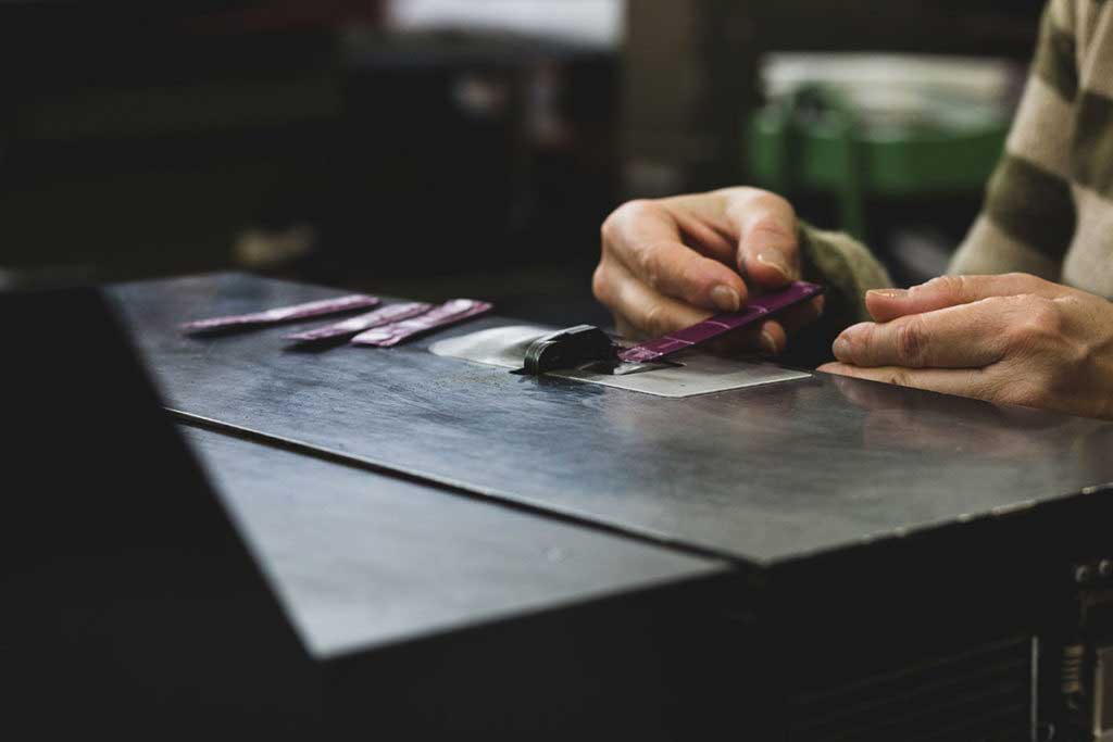 Artigiano Milano Straps, lavorando su un cinturino
